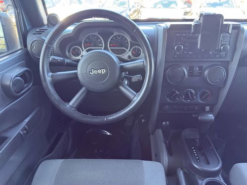 Used 2007 Jeep Wrangler Sahara w/ Dual Top Group AWD/4WD image 15