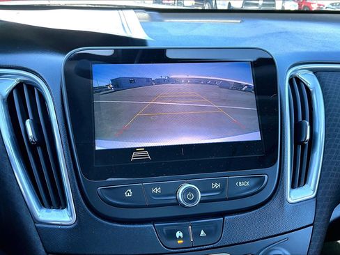 Used 2020 Chevrolet Malibu LT FWD image 19