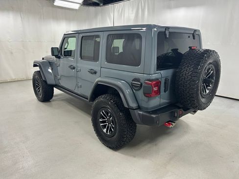 Used 2024 Jeep Wrangler Unlimited Rubicon AWD/4WD image 7