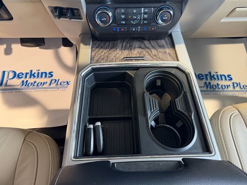 Used 2019 Ford F250 Lariat w/ Lariat Ultimate Package image 19