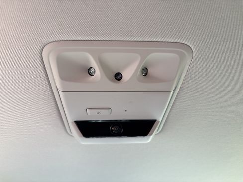 Used 2024 Kia Carnival EX FWD image 19
