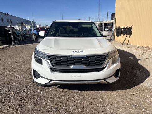 Used 2023 Kia Seltos LX image 2