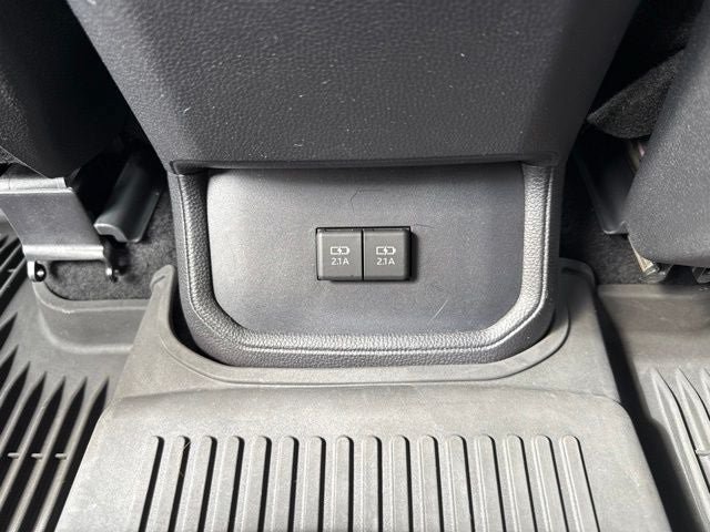 Used 2020 Toyota Highlander XLE AWD/4WD image 22