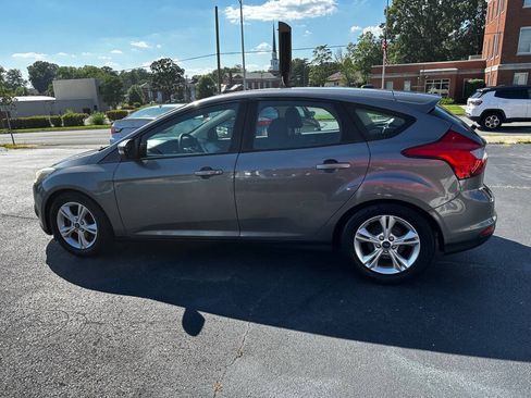 Used 2014 Ford Focus SE FWD image 4