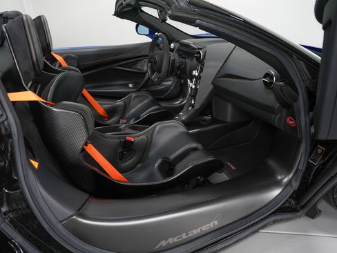 Used 2022 McLaren 765LT RWD image 2