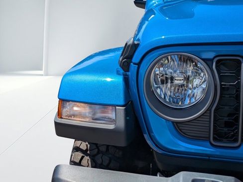 New 2025 Jeep Gladiator Sport image 8