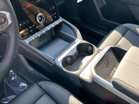 New 2026 GMC Terrain Denali w/ LPO, Black Badging Package image 8