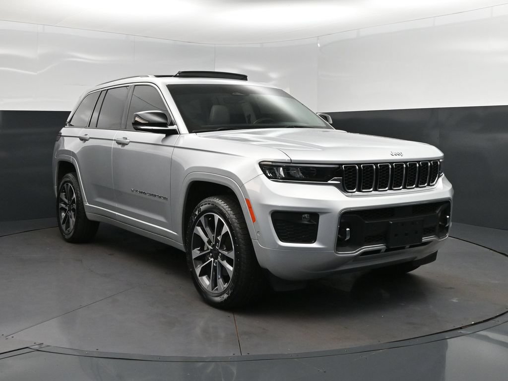 Used 2023 Jeep Grand Cherokee Overland RWD image 9