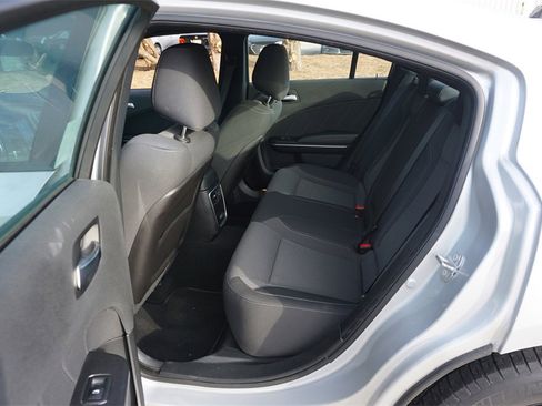 Used 2019 Dodge Charger SXT image 16