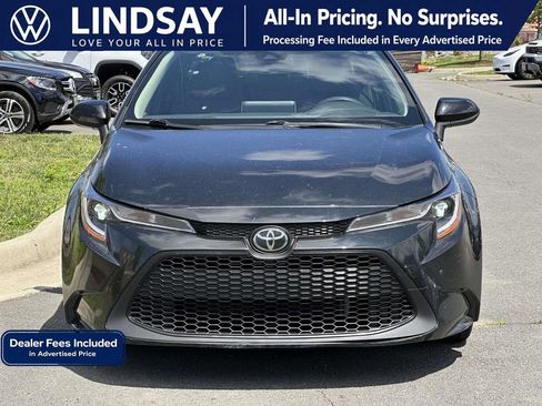 Used 2020 Toyota Corolla LE FWD image 3