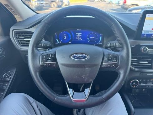 Used 2020 Ford Escape Titanium AWD/4WD image 17