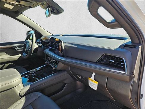 Used 2025 Chevrolet Tahoe LT w/ Comfort Package image 19