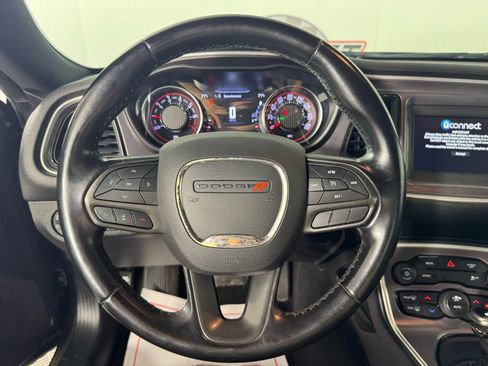 Used 2021 Dodge Challenger SXT image 13