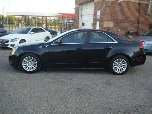 Used 2011 Cadillac CTS Luxury image 2