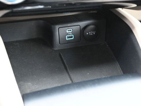 Used 2022 Ford Escape SE w/ Convenience Package FWD image 19