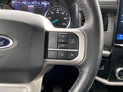 Used 2024 Ford Expedition XLT image 12