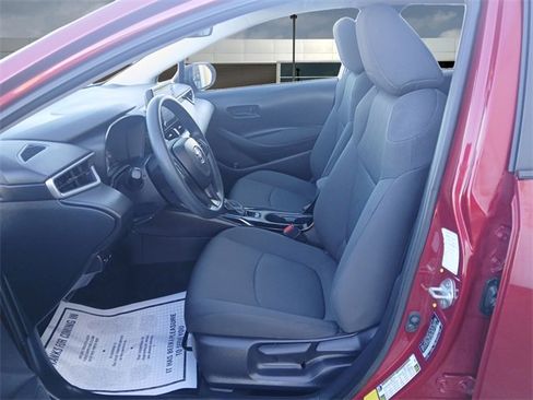 Used 2022 Toyota Corolla LE image 9