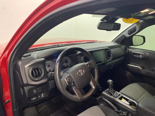 Used 2022 Toyota Tacoma TRD Off-Road w/ Technology Package AWD/4WD image 7