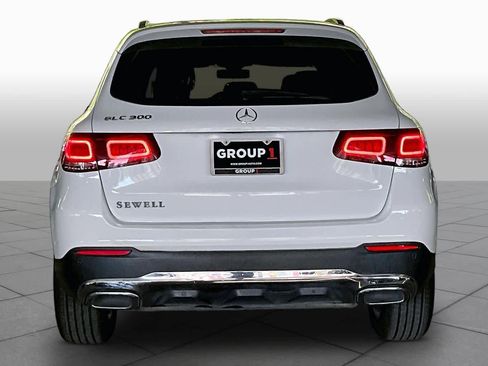 Used 2021 Mercedes-Benz GLC 300 image 4