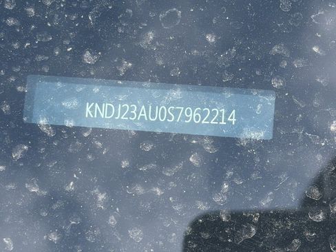 Used 2025 Kia Soul LX FWD image 2