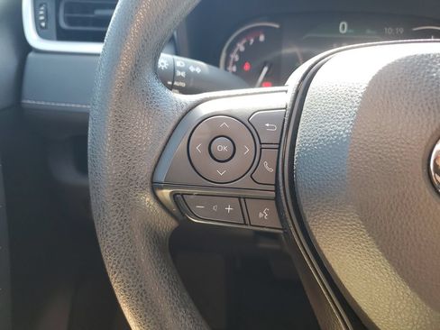 Used 2025 Toyota RAV4 XLE FWD image 19