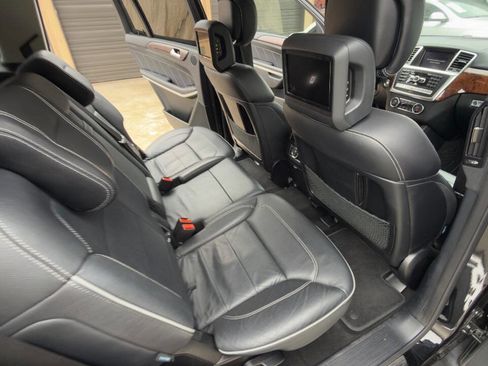 Used 2014 Mercedes-Benz GL 550 4MATIC image 52
