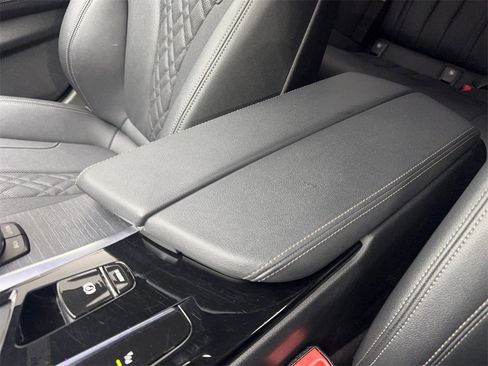 Used 2022 BMW 530i w/ Premium Package image 71