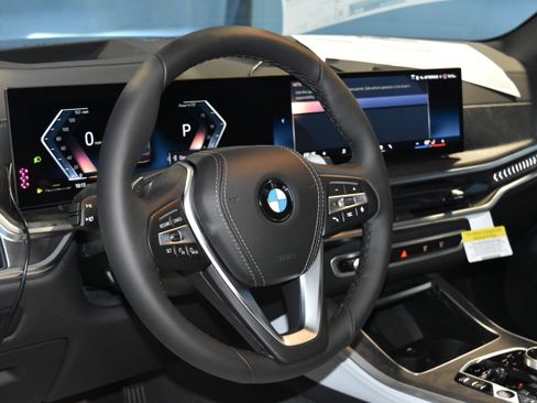 New 2026 BMW X5 xDrive40i w/ Executive Package image 2