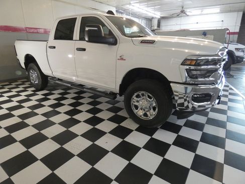 Used 2025 RAM 2500 Tradesman AWD/4WD image 5