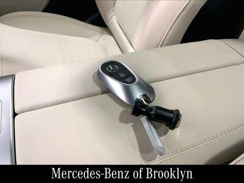 Certified 2025 Mercedes-Benz C 300 4MATIC Sedan image 12