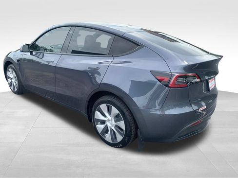 Used 2023 Tesla Model Y Long Range AWD/4WD image 3