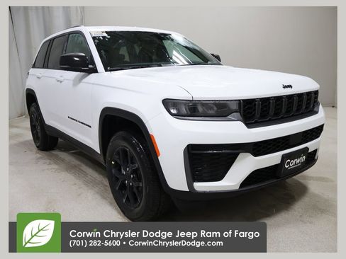 New 2026 Jeep Grand Cherokee 4WD image 1