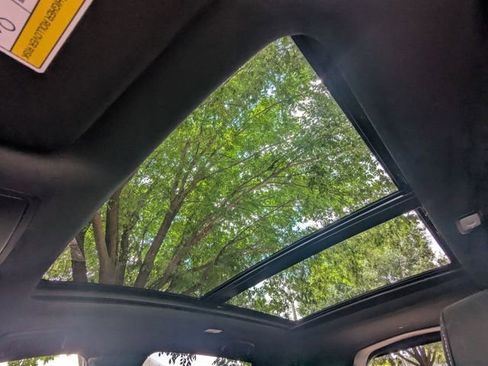 New 2025 Acura RDX SH-AWD image 9