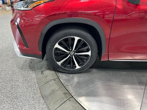 Used 2021 Toyota Highlander XSE AWD/4WD image 32