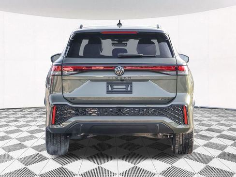 New 2026 Volkswagen Tiguan SE R-Line image 16