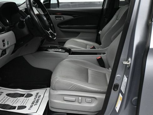 Used 2020 Honda Pilot Touring image 14