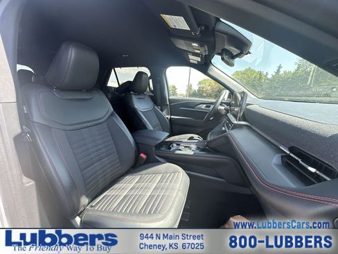 Used 2025 Ford Explorer ST-Line w/ Premium Package RWD image 23