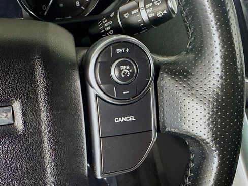 Used 2016 Land Rover Range Rover Sport SE image 15