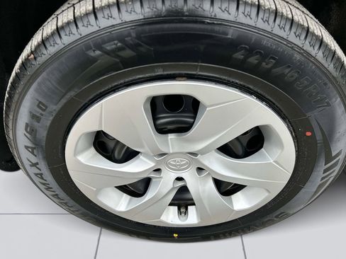 Used 2024 Toyota RAV4 LE image 9