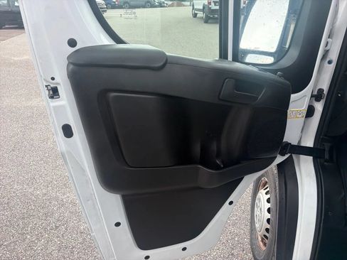 Used 2025 RAM ProMaster 2500 w/ Convenience Group FWD image 13