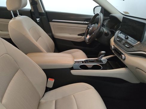 Used 2023 Nissan Altima 2.5 SV w/ SV Premium Package AWD/4WD image 21