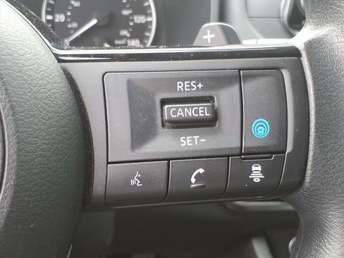 Used 2021 Nissan Rogue SV image 17