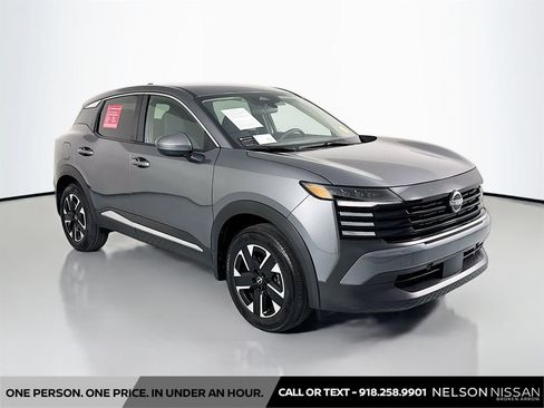 Certified 2025 Nissan Kicks SV AWD/4WD image 3
