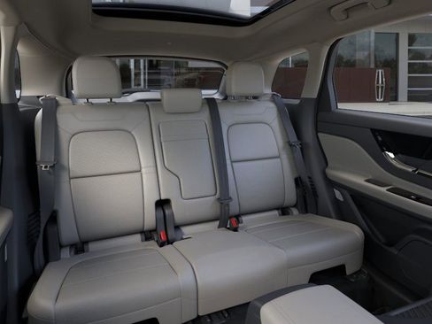 Used 2026 Lincoln Corsair Grand Touring image 11