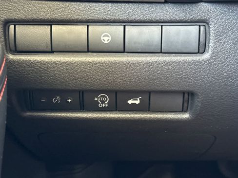 Used 2025 Nissan Rogue SV AWD/4WD image 31