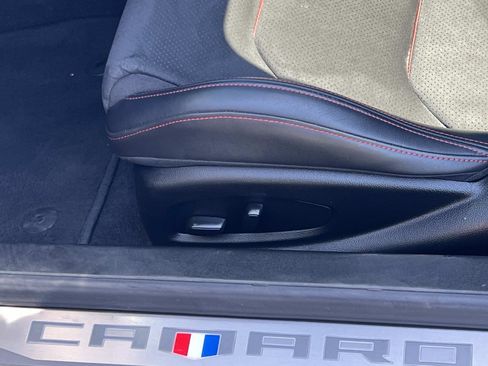 Used 2022 Chevrolet Camaro ZL1 RWD image 18