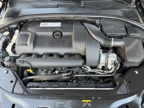 Used 2010 Volvo XC70 T6 image 17