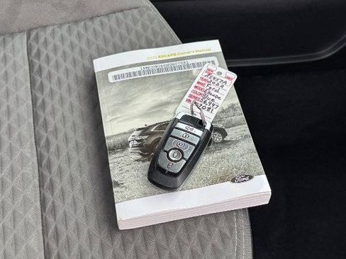 Certified 2022 Ford Escape SE w/ Convenience Package image 38