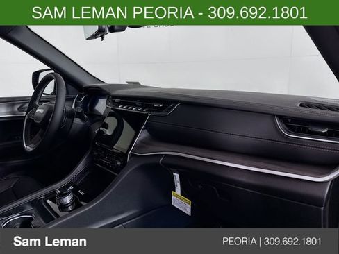 New 2025 Jeep Grand Cherokee Limited w/ Luxury Tech Group II image 30