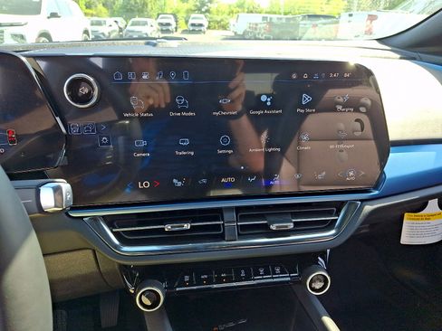 New 2026 Chevrolet Equinox EV LT FWD image 12